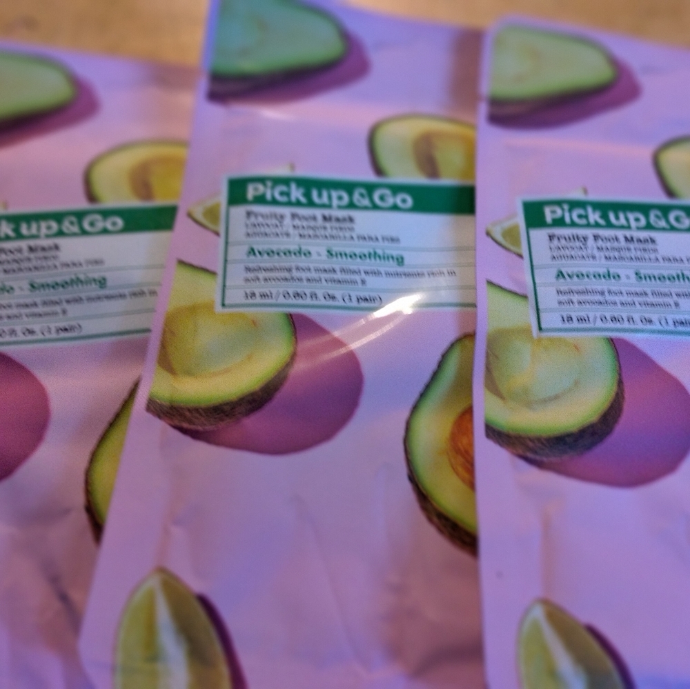 Grab n go foot mask